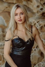 Фотография номер 2 - Света, 30 лет